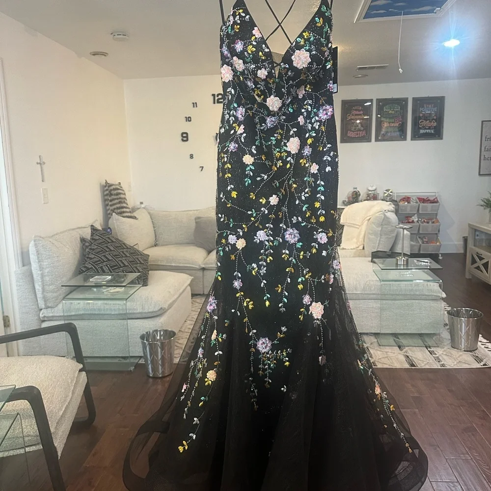 Beautiful, prom,wedding, or Prom dress. - Picture 9 of 14